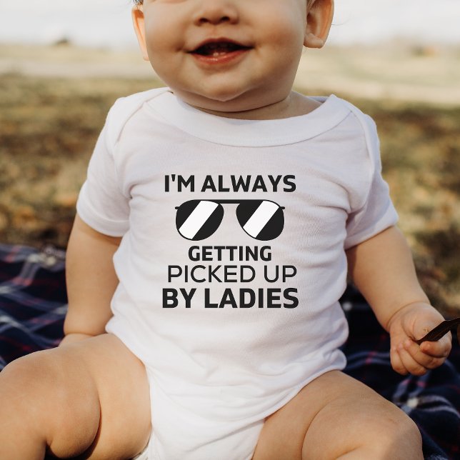Jag blir alltid upphämtad av Dam Funny Baby T Shirt (Skapare uppladdad)