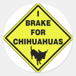 Jag bromsar för Chihuahuas Runt Klistermärke
