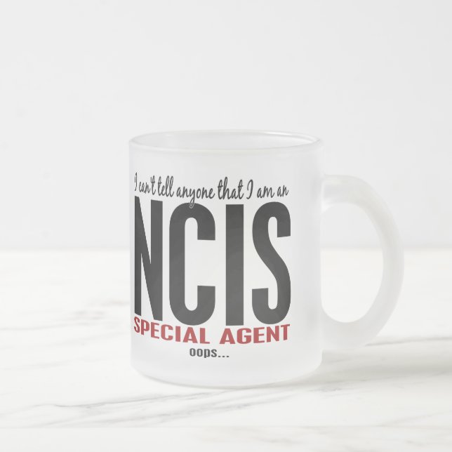 Jag Cant berättar någon NCIS-agenten Frostad Glasmugg (Höger)