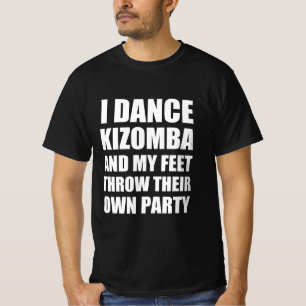 Jag dansar kizomba och mina fötter kastar sin egen t shirt