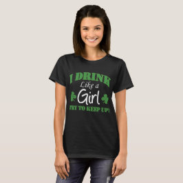 Jag dricker något liknande en flicka tee shirt