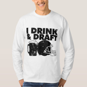 Jag dricker och kastar lustigt fotbolls-EM par T Shirt