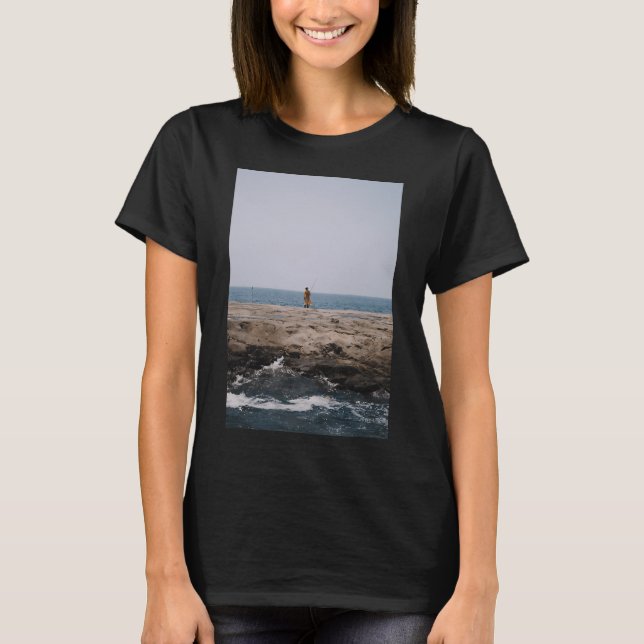 Jag fiskar så jag kväver inte människor t shirt (Framsida)