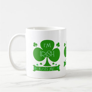 Jag förmiddagirländare, kysser mig, shamrocksmug kaffemugg
