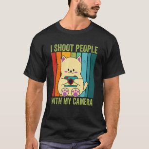 Jag fotograferar människor med min kameraomslag t shirt
