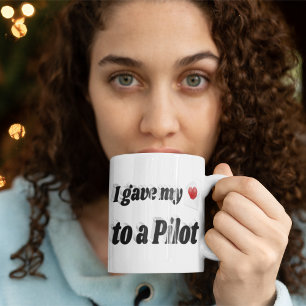 Jag gav mitt hjärta till en svart pilottext jumbo mugg
