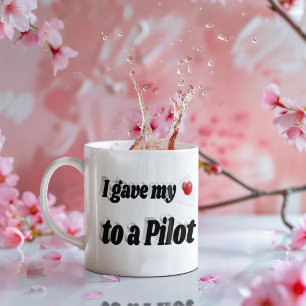 Jag gav mitt hjärta till en svart pilottext kaffemugg