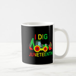 Jag gillar juneteenth knutna händer traktor rolig kaffemugg