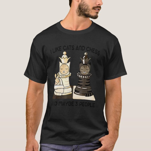 Jag gillar katter och schack och kanske 3 personer t shirt (Framsida)