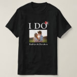 JAG GÖR Förlovning Ring par Photo Namn Minimalist T Shirt<br><div class="desc">Jag gör Förlovning Ring Couppes foto och Namn minimalistiska Lycklig och Roligt T-Shirt. Fira din speciella händelse med den här söta T-Shirt. Alla texterna är i förväg ordnade så att du enkelt och snabbt kan ändra dem med dina egna detaljer.</div>