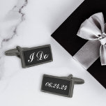 Jag gör med Black and White Bröllop Date Groom<br><div class="desc">Personlig bröllop-cufflink-konstruktionen för "I do"-ordalydelsen och personligt bröllp-datumet. Svartvit och svart text färger kan ändras för att samordna med alla bröllop färg-program.</div>