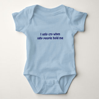 Jag gråter bara när fula människor håller mig späd t shirt