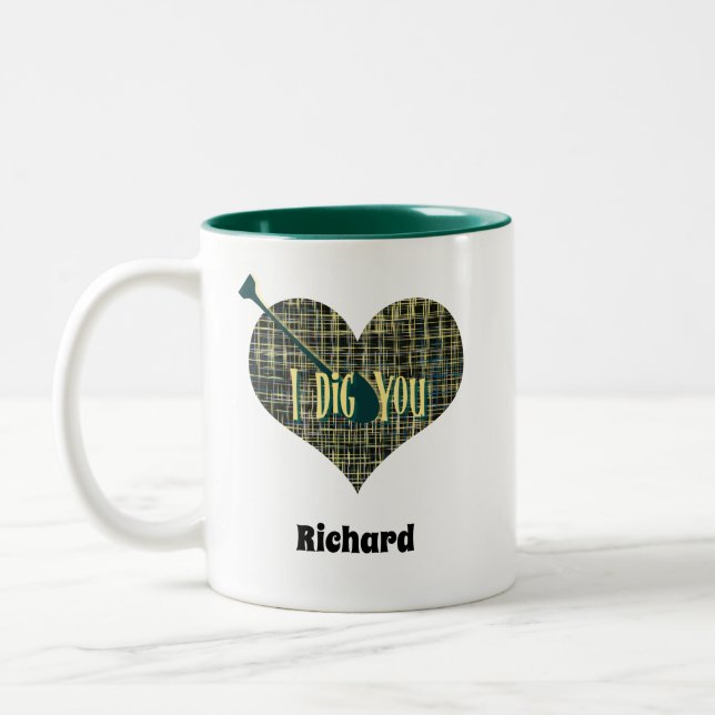 Jag Gräver dig Gult Grid Heart med Shovel Två-Tonad Mugg (Vänster)