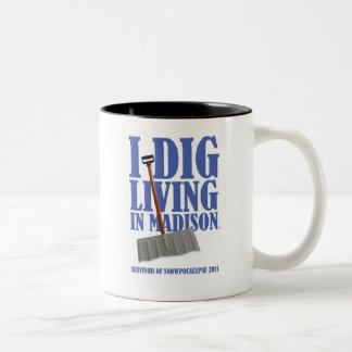 JAG GRÄVER UPPEHÄLLE I ISON-snöstormmugg Två-Tonad Mugg