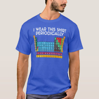 Jag ha på sig denna periodvis t-shirt