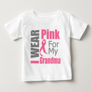 Jag ha på sig det rosa bandet för min t shirt