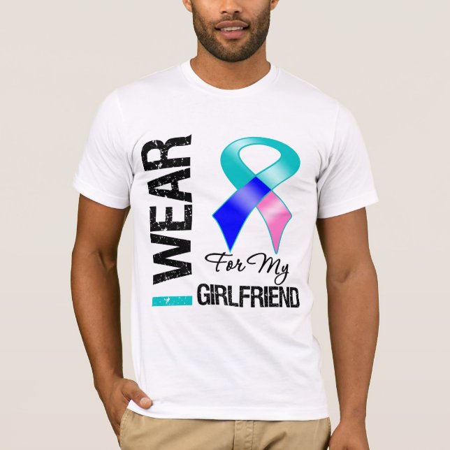 Jag ha på sig Thyroidcancerbandet för min flickvän Tee Shirt (Framsida)