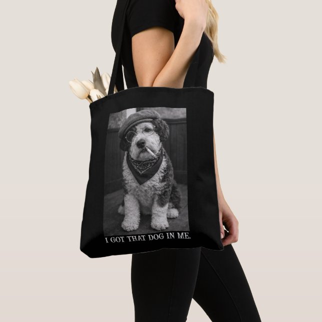Jag Har Den Hunden I Mig Rolig Sheepadoodle Foto Tygkasse (Närbild)