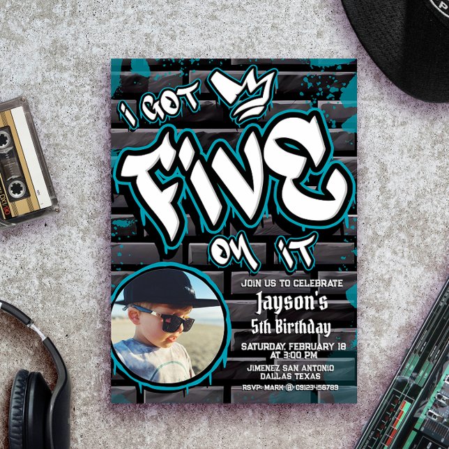 Jag har fem på den - pojke 5:e födelsedagen med Bi Inbjudningar (I Got Five on it - Boy 5th Birthday Invitation with Photo)