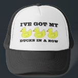 Jag har Har My Ankor i en Row Rubber Anka Ducky Truckerkeps<br><div class="desc">Har en rad klara gummiankor av gult. Perfektens sätt att säga till alla att du har har ditt "ankor i rad"! Skapat från en originalmarkörillustration. Denna design finns också tillgänglig för andra produkter. Ser du inte vad du är tittar för? Behöver du hjälp med anpassning? Kontakta Rebecca för att få...</div>