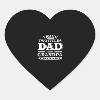 Jag har två titlar Pappa och morfar och jag Sten b Hjärtformat Klistermärke