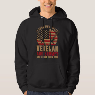 Jag har två titlar veteran och grumpy och jag Sten Hoodie