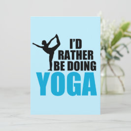 Jag hellre gjorde yoga Söt dansares stående på en Kort