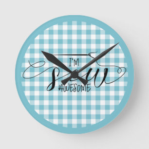 Jag heter Sew Fantastisk Blue Gingham Rund Klocka
