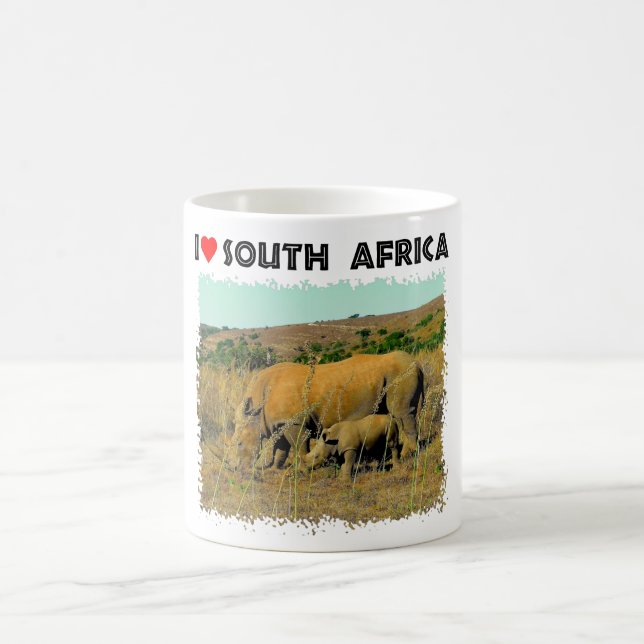 Jag Hjärtar syd-Afrikan Rhino bland rå Kaffemugg (Center)