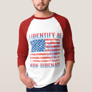 Jag identifierar mig som icke-bidenär American Fla T Shirt