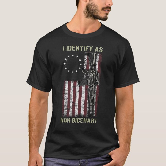 Jag identifierar mig som icke-bidenär Gun American T Shirt (Framsida)