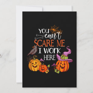 Jag jobbar här Pumpkin Halloween Bus eller godis G Inbjudningar