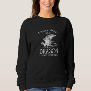Jag jobbar hårt så att min drake kan få ett bättre t shirt