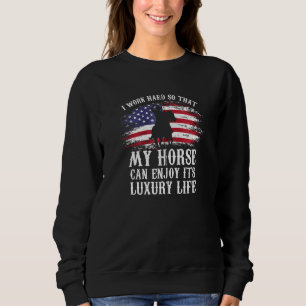 Jag jobbar hårt så att min Horse Rider Zip T Shirt