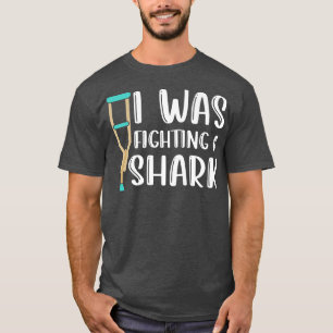 Jag kämpade mot en haj bruten Arm-fraktur 425 T Shirt