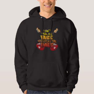 Jag kan inte känna mitt ansikte när jag spelar bas hoodie