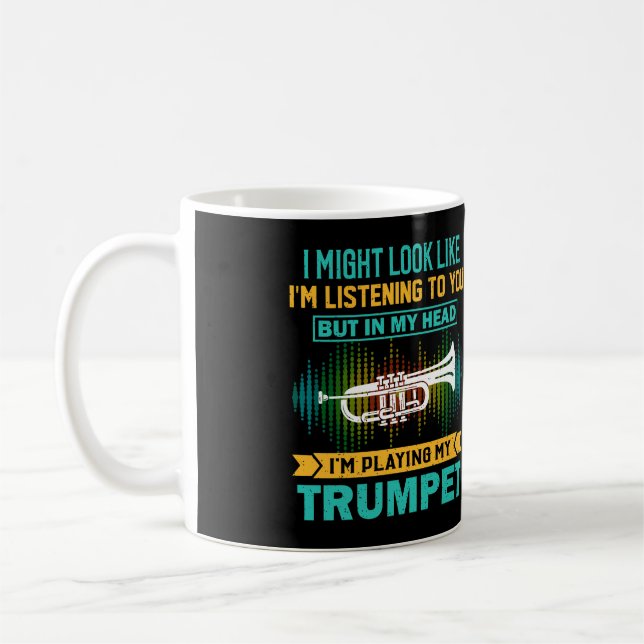 Jag kanske ser ut som om jag lyssnar - Crazy Trump Kaffemugg (Vänster)