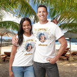 Jag kärlek min flickväns hjärtfoto namn T-Shirt<br><div class="desc">Lägg till ett namn och ett foto i hjärtformade ram. Med gyllene hjärtan som dekoration.</div>