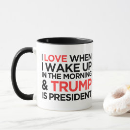 Jag Kärlek när jag vaknar upp och trumpar ihop mig Mugg