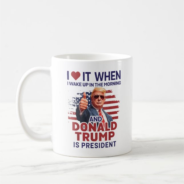 Jag Kärlekar när jag vaknar upp och trumpar på mig Kaffemugg (Vänster)