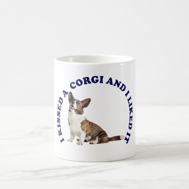 Jag Kissed en Cardigan Welsh Corgi Kaffemugg (Center)