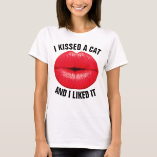 JAG KÖPTE EN KATT OCH JAG GILLADE DET T-shirts