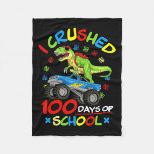 Jag krossade 100 dagar av skolbojor Monster Lastbi Fleecefilt