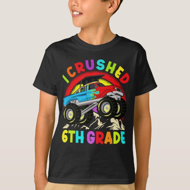Jag krossade Studentmössan 6e Klass Monster Lastbi T Shirt (Framsida)