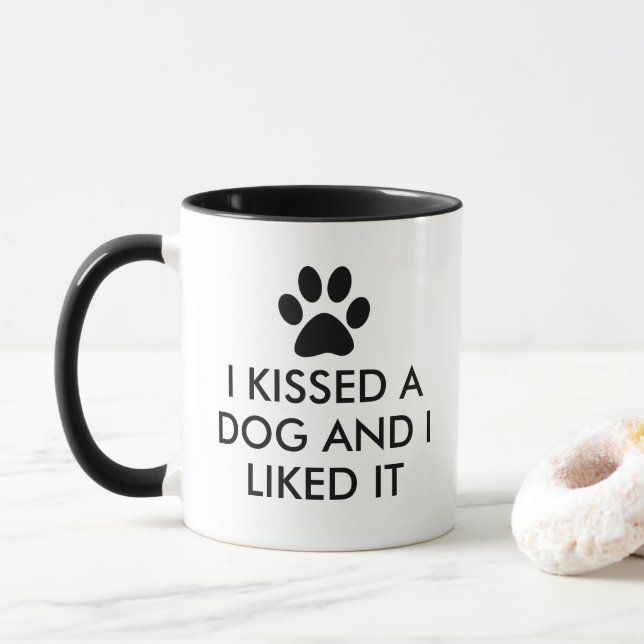Jag kysste en hund, och jag gillade den mugg (Med munk)