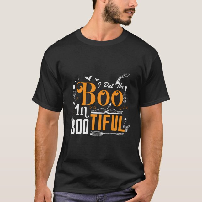 Jag la in "boon" i "Bootiful Funny Halloween Sarca T Shirt (Framsida)