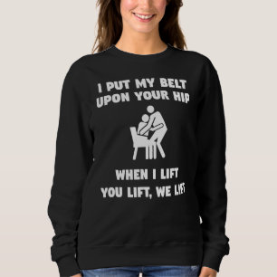 Jag lägger min Bälte på din höft när jag Hissar di T Shirt