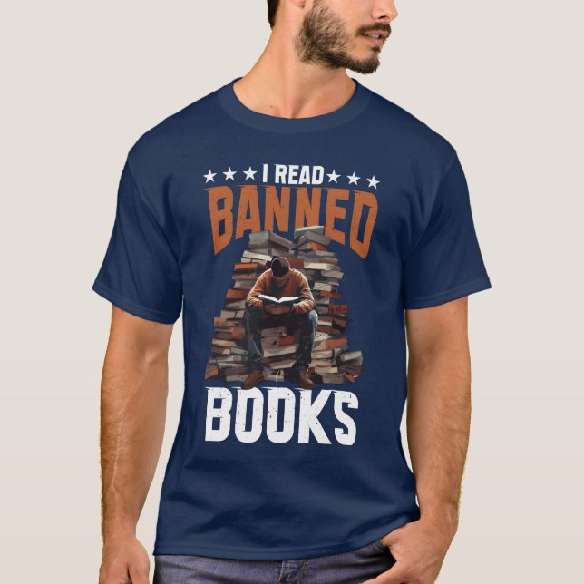 Jag läser förbjudna böcker t shirt (Framsida)