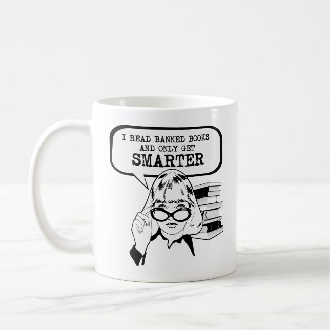 Jag läste förbjuden bokar och bara blir smartare kaffemugg (Vänster)