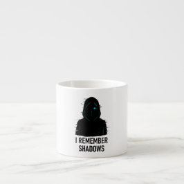Jag minns skuggor - Glitched Hooded Figur Design Espressomugg